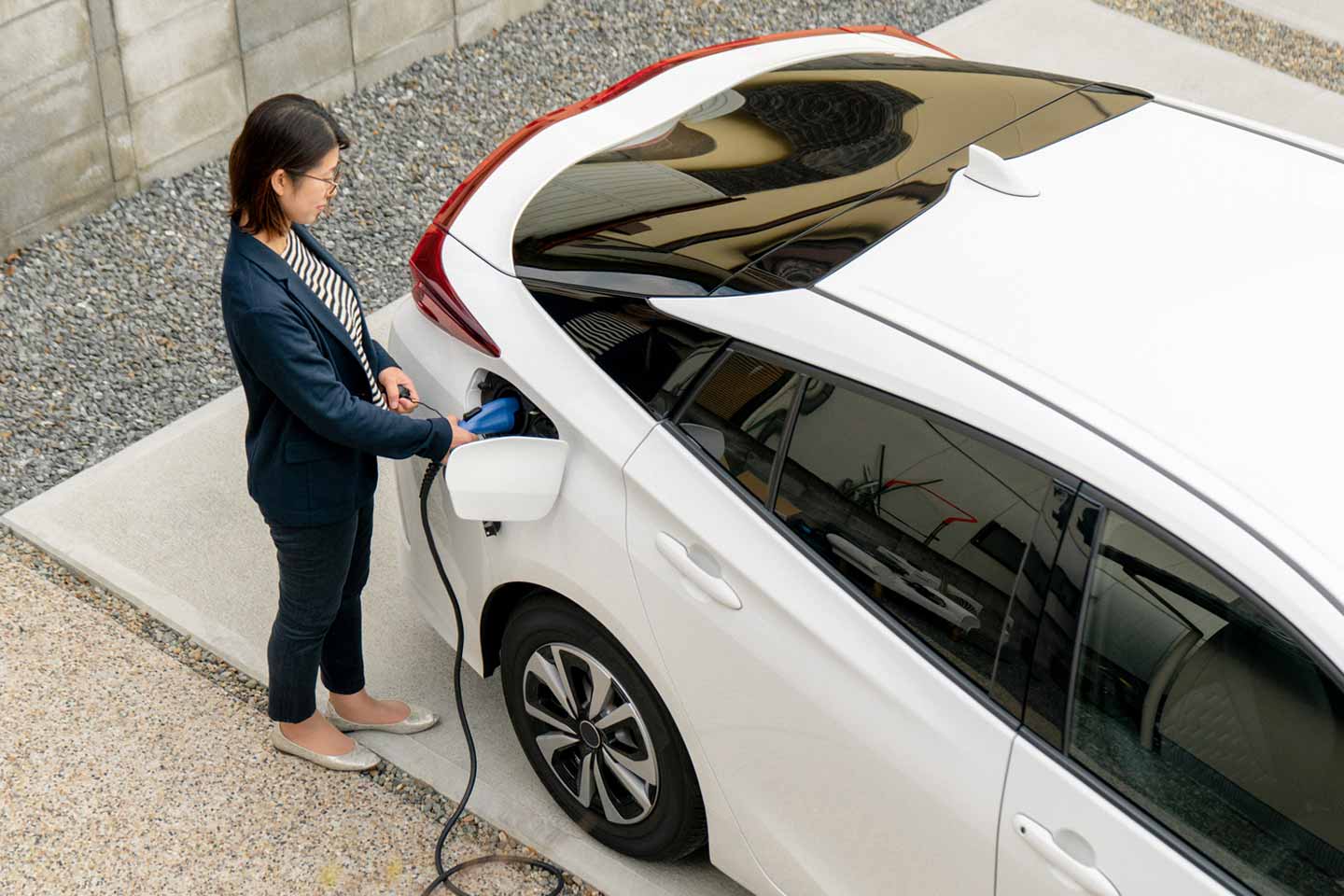 charging-electric-cars-without-a-garage-mercury-insurance