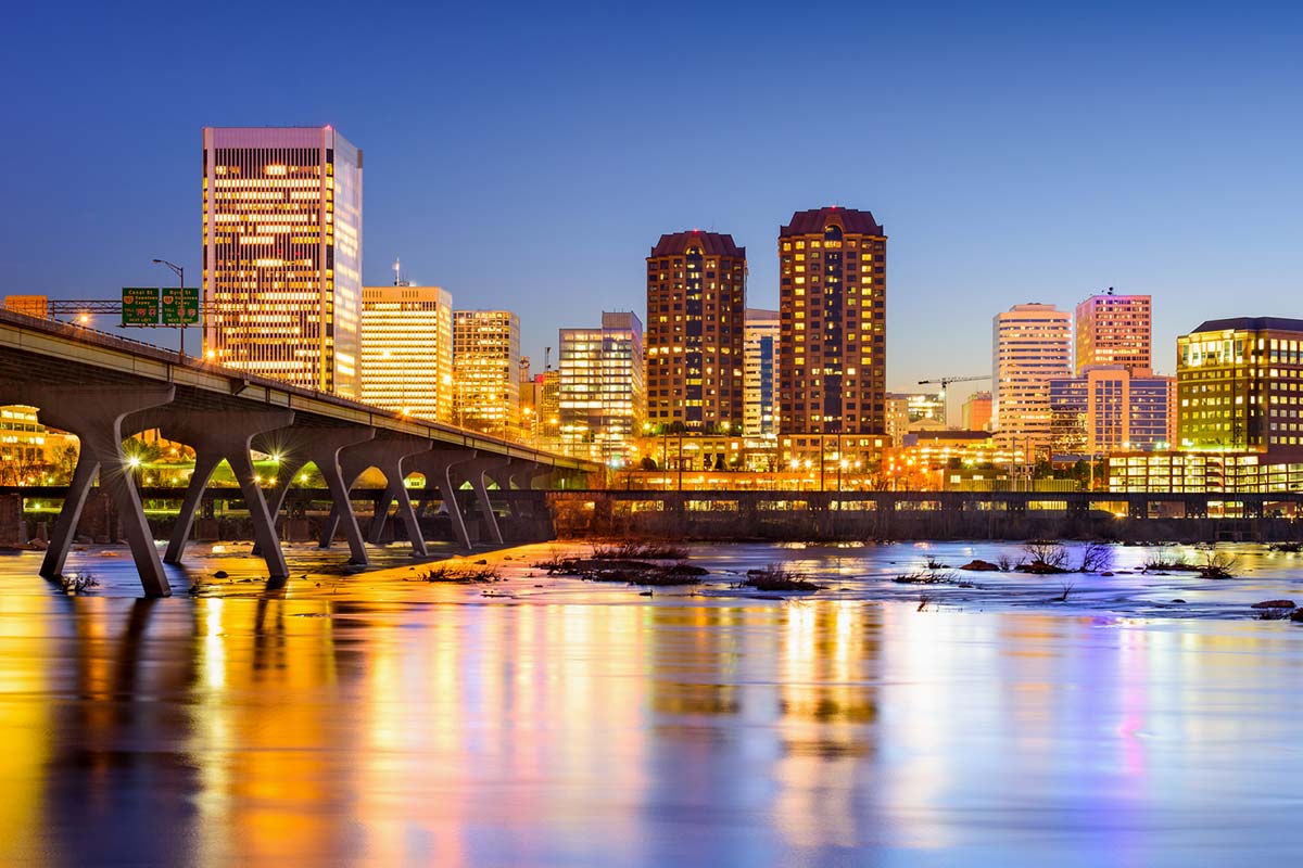 Skyline of downtown Richmond, Virginia at dusk